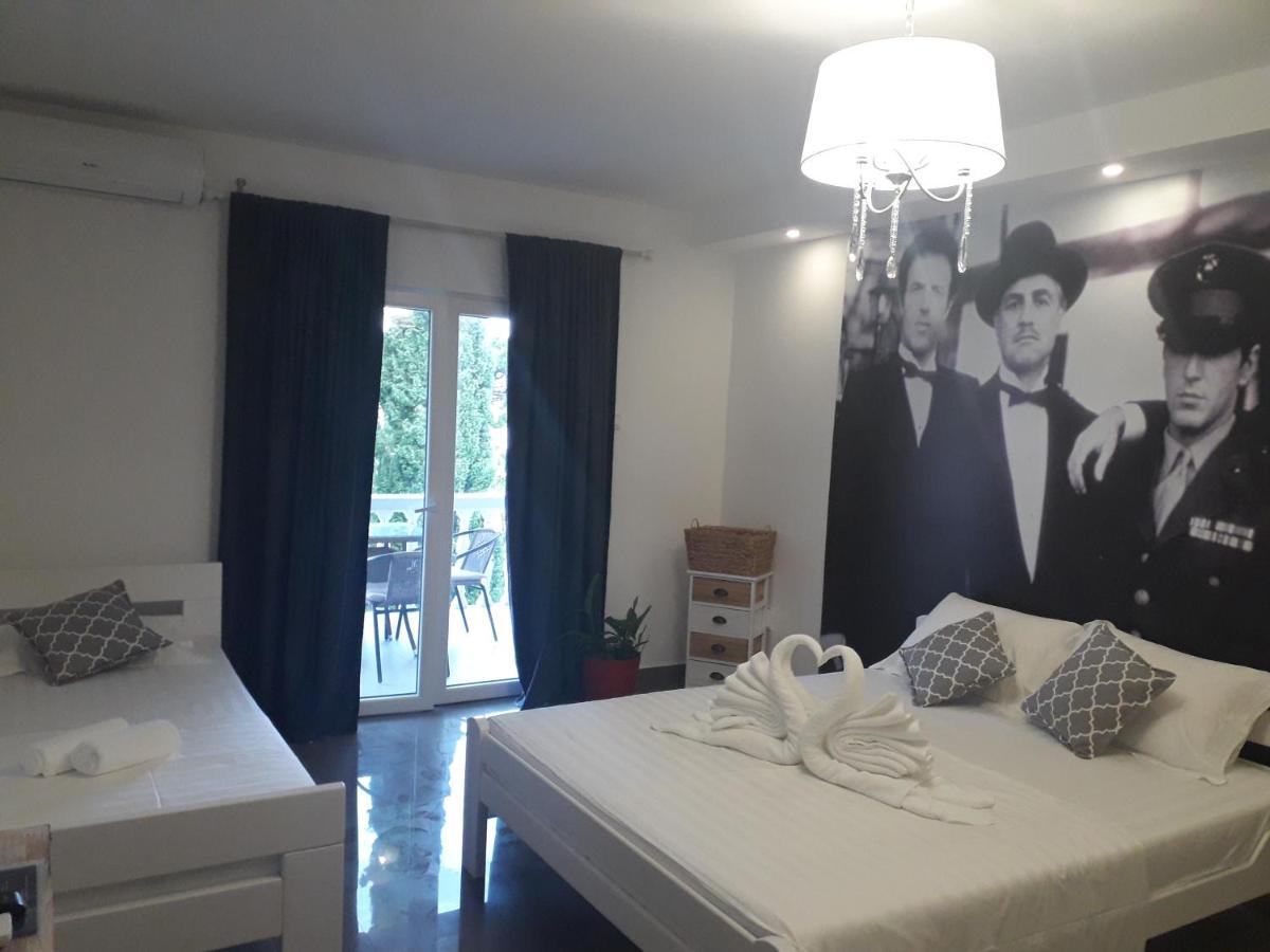 Ana Apartmani Sveti Stefan Bagian luar foto
