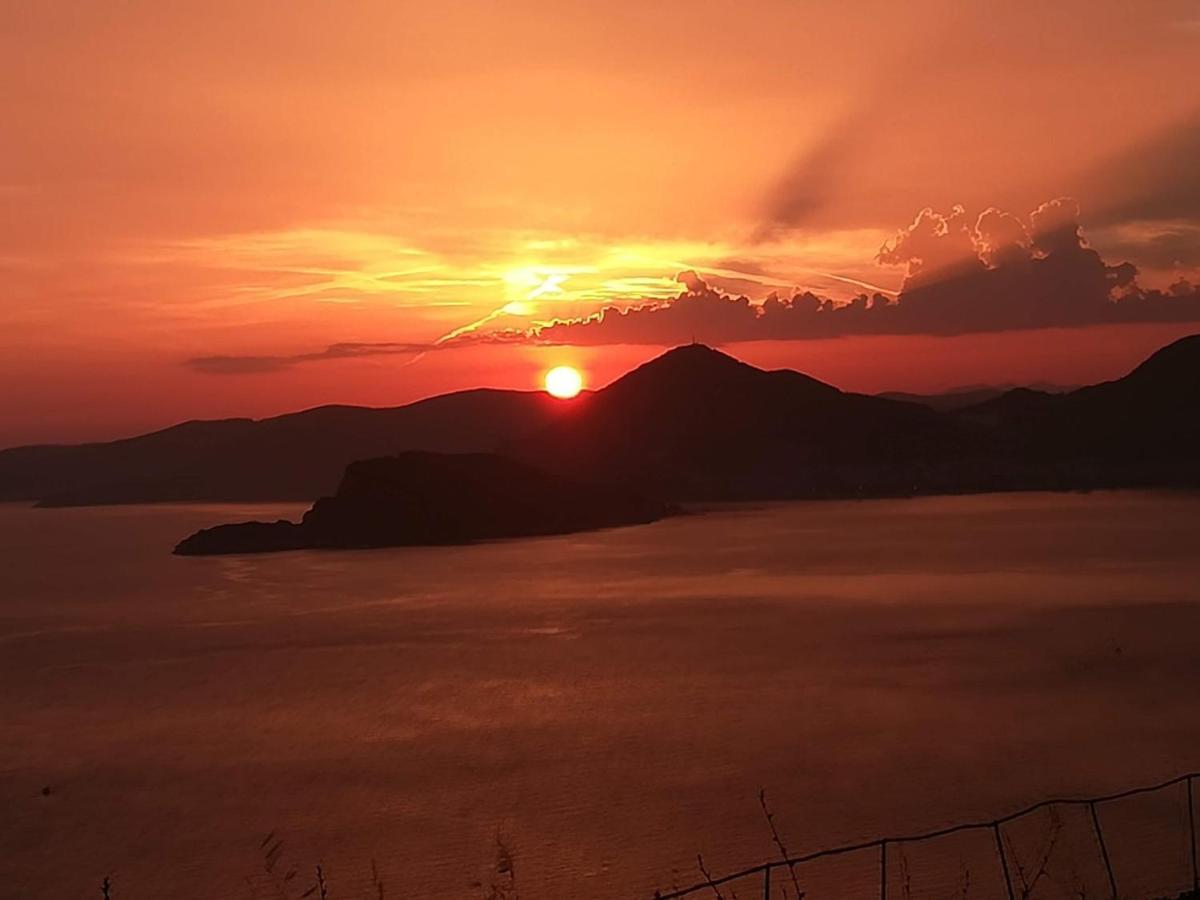 Ana Apartmani Sveti Stefan Bagian luar foto
