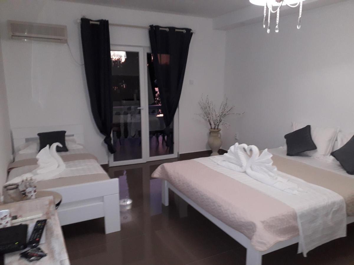 Ana Apartmani Sveti Stefan Bagian luar foto