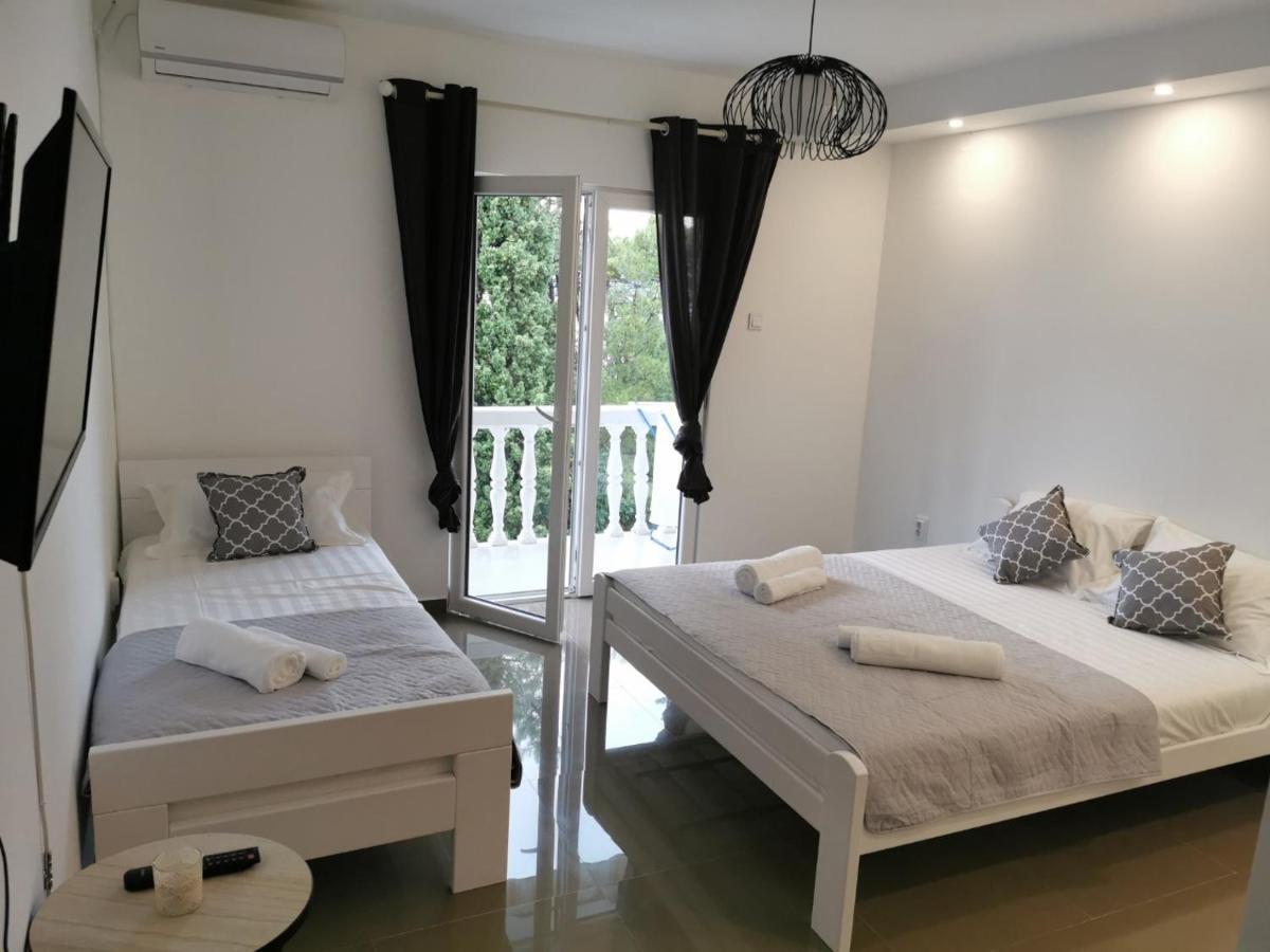 Ana Apartmani Sveti Stefan Bagian luar foto