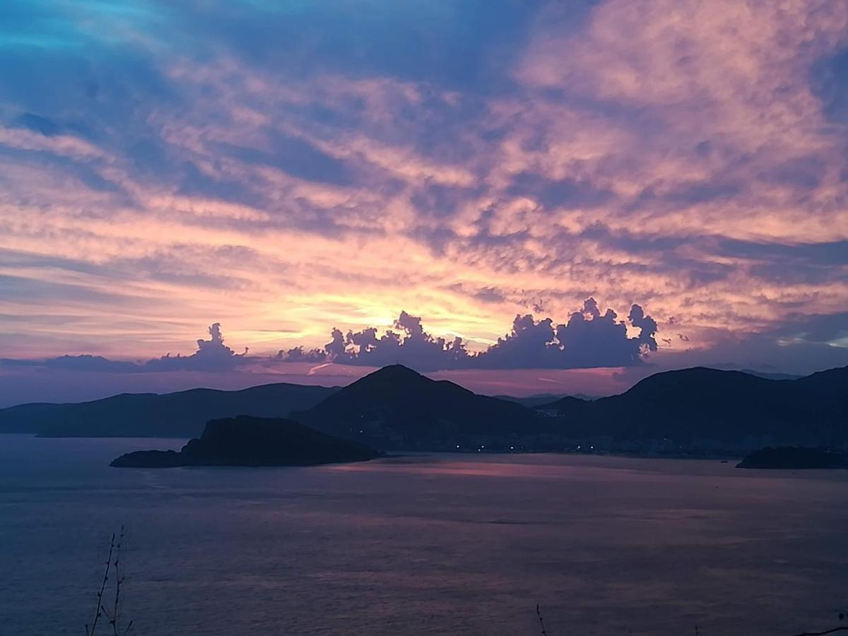 Ana Apartmani Sveti Stefan Bagian luar foto